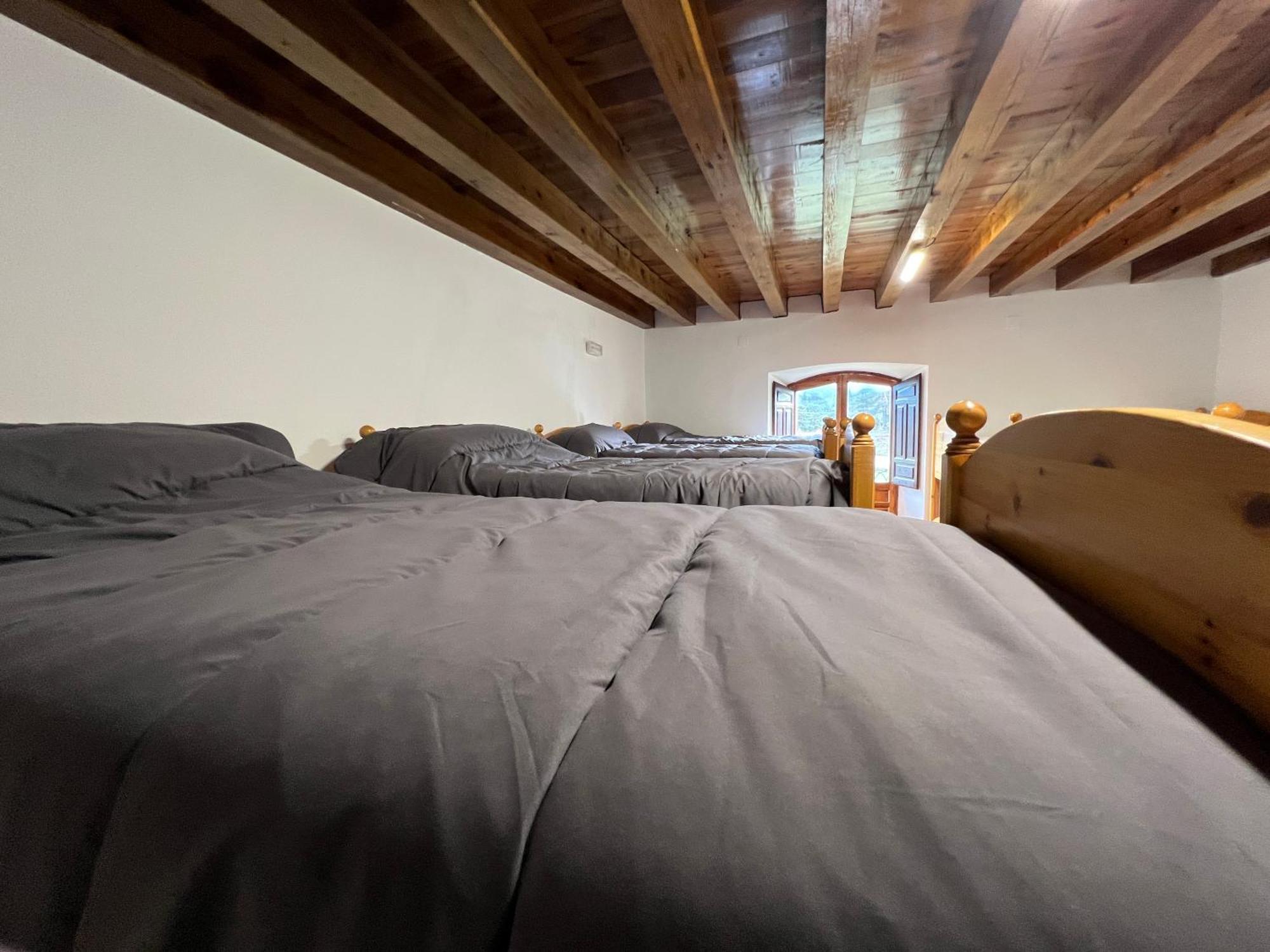 Albergue Pinares - La Casona De Revenga Regumiel de la Sierra ภายนอก รูปภาพ