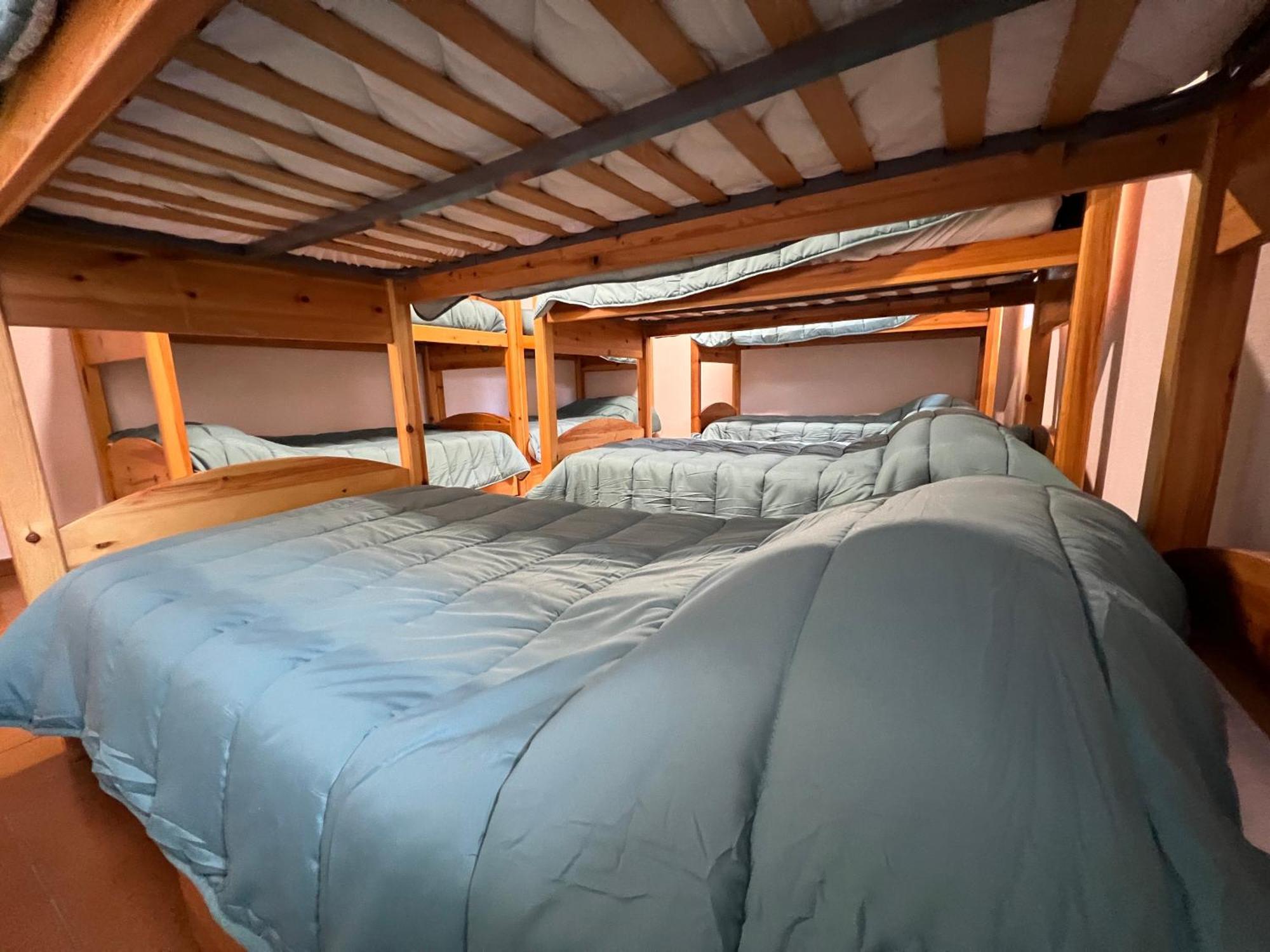Albergue Pinares - La Casona De Revenga Regumiel de la Sierra ภายนอก รูปภาพ