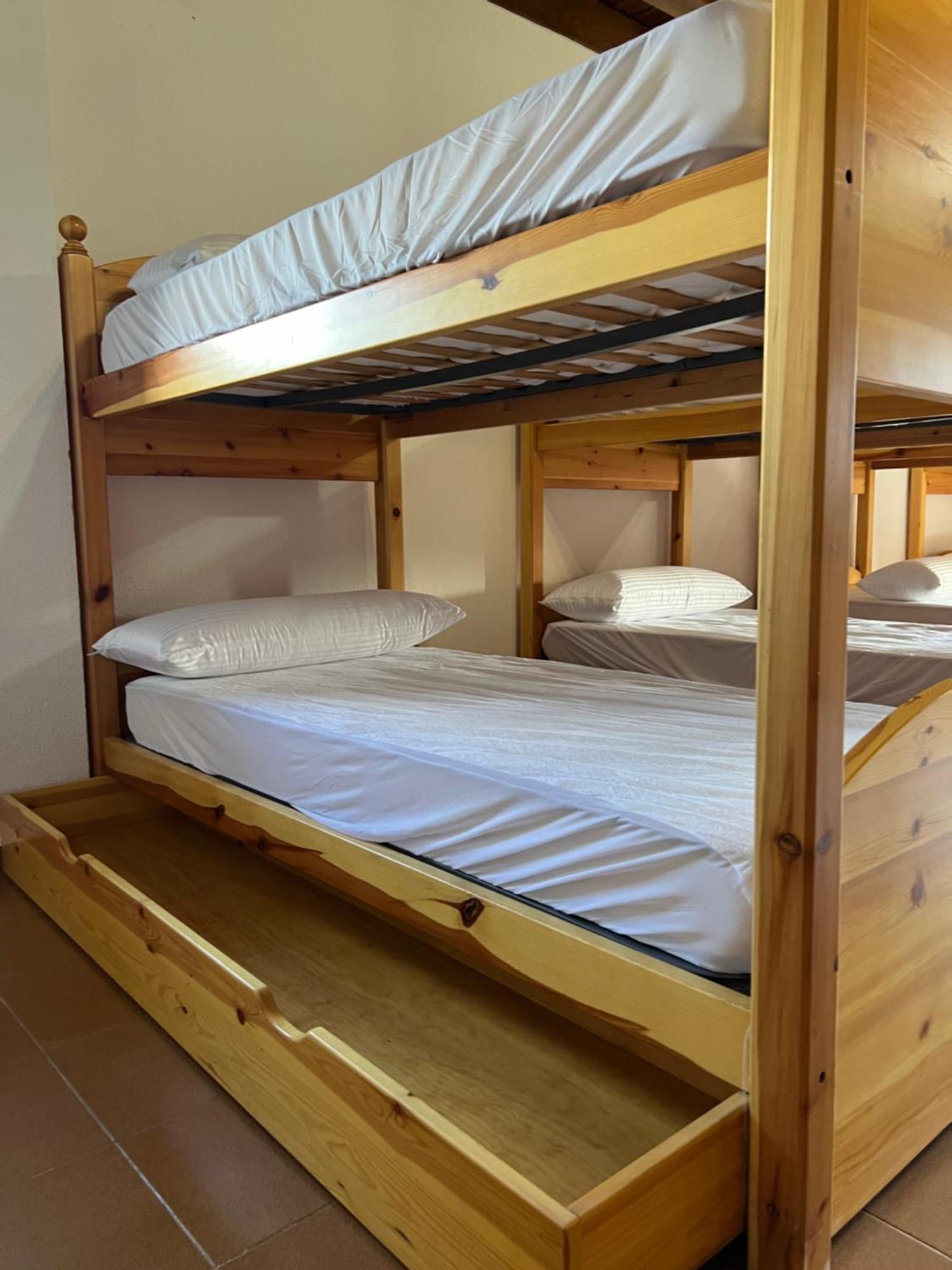 Albergue Pinares - La Casona De Revenga Regumiel de la Sierra ภายนอก รูปภาพ