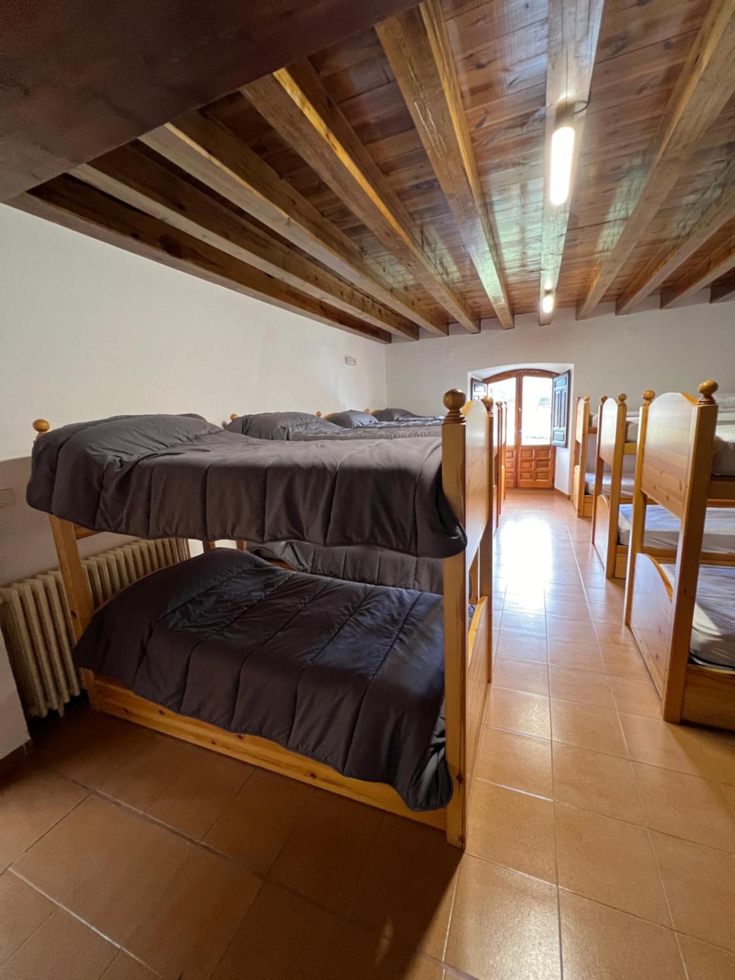 Albergue Pinares - La Casona De Revenga Regumiel de la Sierra ภายนอก รูปภาพ