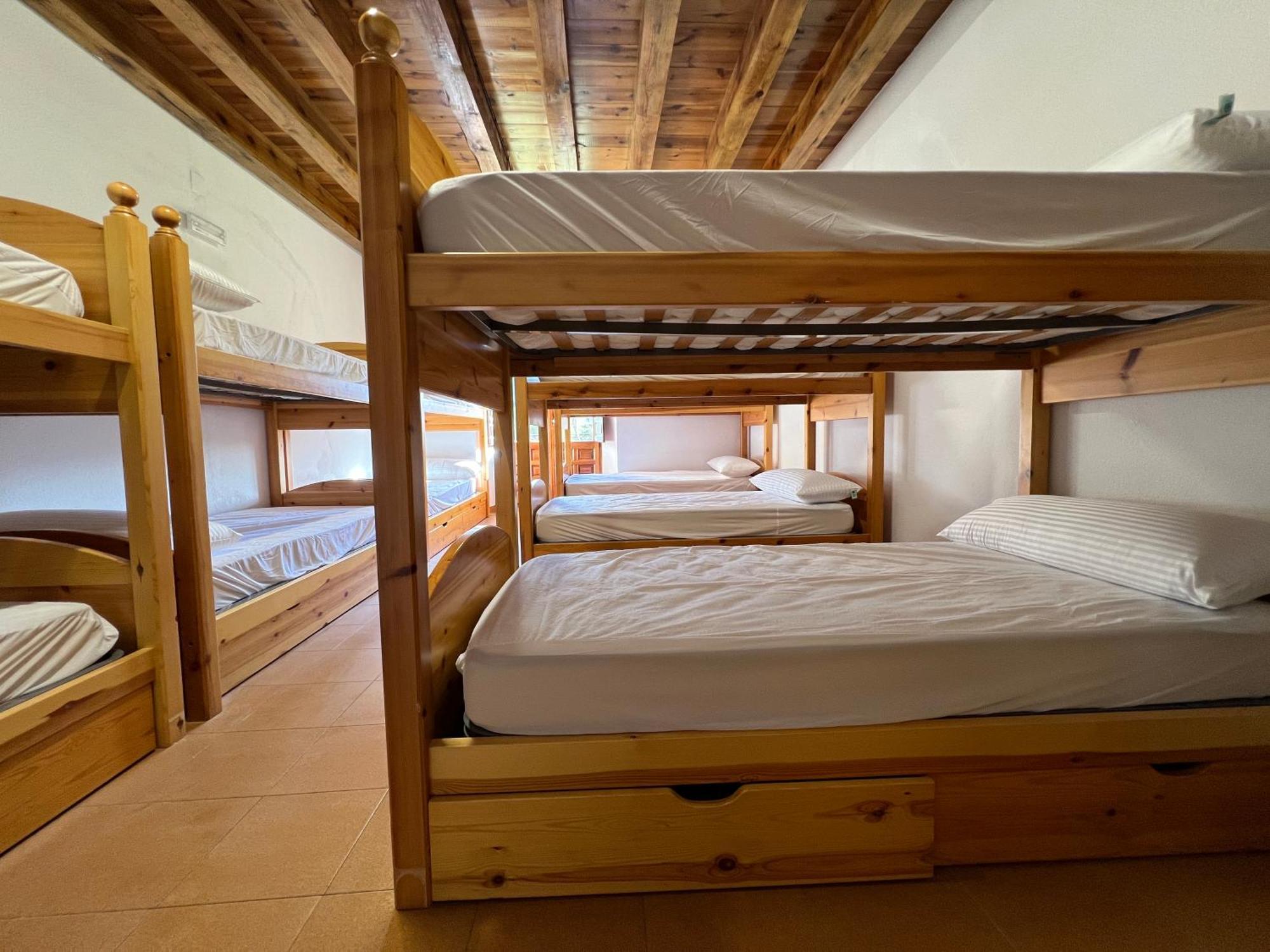 Albergue Pinares - La Casona De Revenga Regumiel de la Sierra ภายนอก รูปภาพ